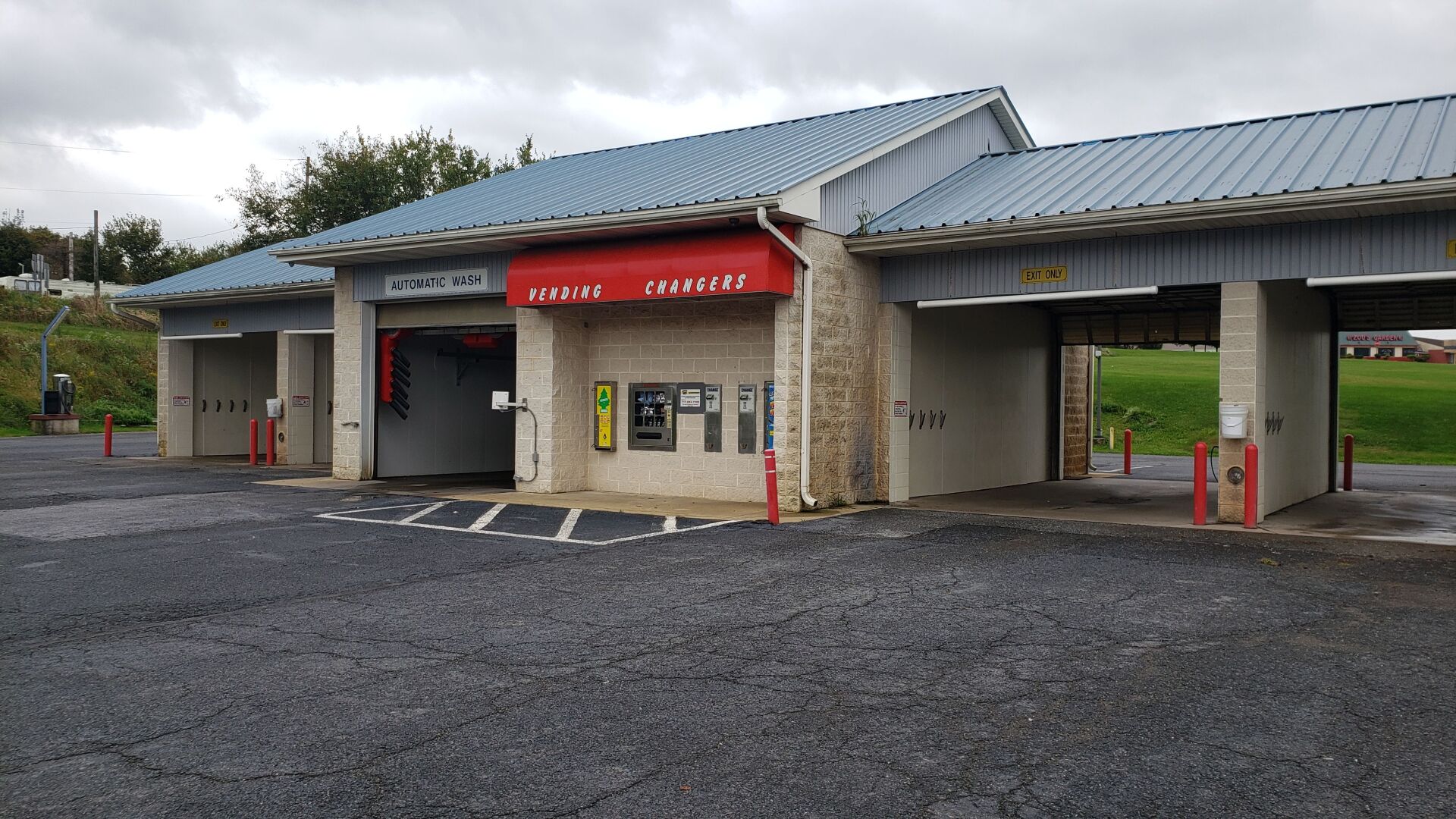 Kwik 'N Kleen car wash in Caernarvon Township